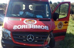Bombeiros se envolvem em acidente durante deslocamento