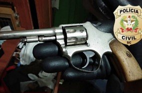 Polícia Civil localiza arma durante investigação de violência doméstica