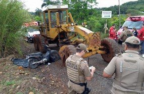 Motociclista morre após colidir contra motoniveladora em Concórdia