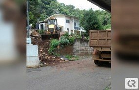 Máquinas da Prefeitura de Herval são flagradas em terreno particular