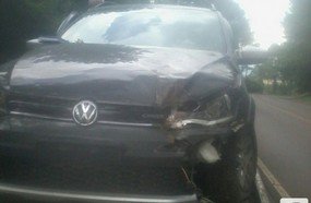Carro roda na pista e atinge outro veículo em Joaçaba