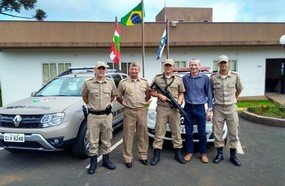26º Batalhão de Polícia Militar recebe fuzil e viatura nova