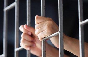 Acusado pela morte do amante da esposa em Irani, permanece preso