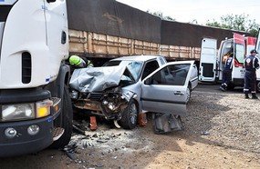 Casal fica ferido após colidir em carreta de Catanduvas na SC-135