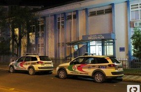 Elemento tenta jogar mulher da ponte após roubar seu celular