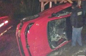 Mulher perde controle de veículo e capota em Herval d´Oeste