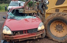 Morre no HUST mulher que colidiu carro em patrola