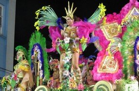Unidos do Herval conta a história do carnaval com luxo e alegria