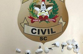 Polícia Civil estoura ponto de venda de drogas no centro de Herval