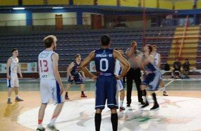 Joaçaba vence Lages no returno do Campeonato de Basquete