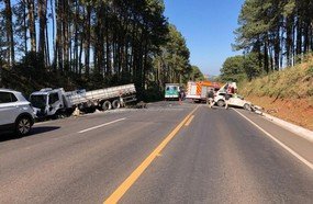Motorista morre em colisão entre carro e caminhão na BR-282