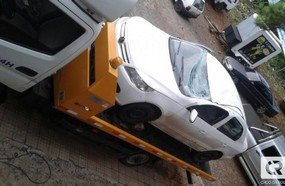 Mulher capota veículo ao passar por lombada em Herval d´Oeste