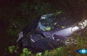 Motorista fica ferido após capotar veículo em Lacerdópolis