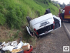 Motorista fica ferido após capotar veículo no interior de Lacerdópolis