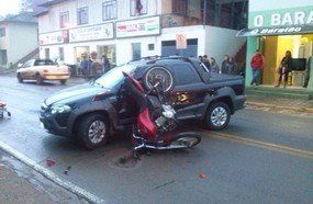 Motociclista ferido em acidente no centro de Capinzal