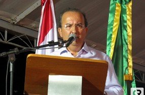 Jorginho Mello nega ser sócio da Rádio Catarinense