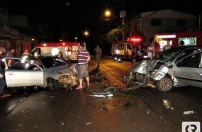 Colisão frontal entre veículos deixa três feridos em Joaçaba