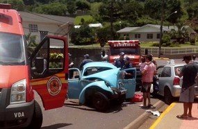 Menor ao volante causa acidente de trânsito