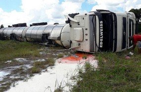 Motorista com carreta de Treze Tílias tem braço amputado