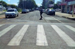 Mulher atropelada fora da faixa terá que pagar conserto do carro