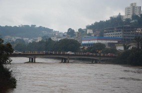 Nível do Rio do Peixe recua, mas volta a chover em Videira