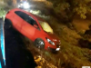 Motorista entala veículo em barranco ao tentar fazer contorno