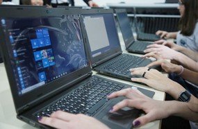 Escolas de SC estão recebendo equipamentos de tecnologia