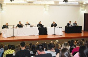 Sessão do Tribunal de Justiça de Santa Catarina realizada na Unoesc