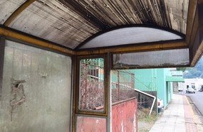 Vereador pede limpeza e revitalização de abrigos de ônibus