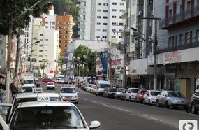 Diretoria de Trânsito orienta uso do taxímetro em Joaçaba