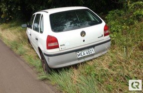 Carro da saúde abandonado na BR-282, está sendo depenado