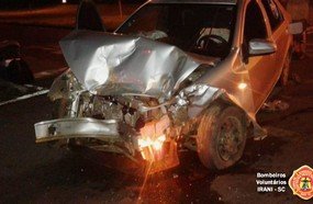 Colisão entre carro e carreta é registrada no trevão de Irani