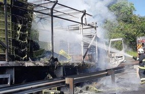 Incêndio destrói caminhão na divisa entre SC e RS