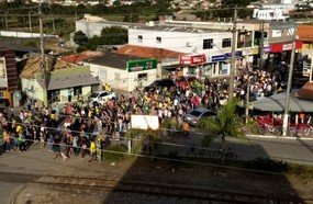 Apoiadores da greve impedem posto de vender gasolina