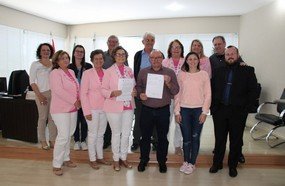 Prefeitura repassa recursos para Rede de Combate ao Câncer