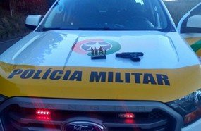 Motorista é flagrado com pistola na cintura durante abordagem