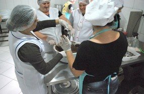 Jantar com pratos de 5 continentes será servido hoje