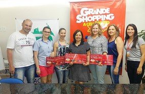 Consumidores recebem prêmios da promoção Grande Shopping a Céu Aberto