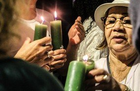 Homenagem à Chapecoense reúne milhares de pessoas