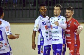 Joaçaba Futsal renova contrato de sete atletas para 2018