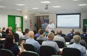 Diálogo Industrial aborda passivos trabalhistas com empresários