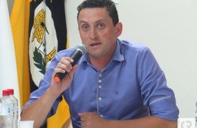 Leo faz balanço de seu mandato com presidente do Legislativo