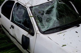 Capotamento deixa quatro feridos no interior de Piratuba