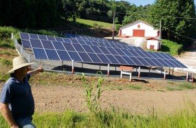 Agricultor de Piratuba produz energia elétrica com painéis solares