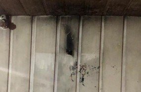 Homem tenta incendiar casa após esposa pedir para lavar as mãos