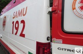Funcionário tem dedo amputado após prender mão em máquina