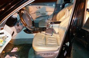 PRF recupera carro roubado e preparado para contrabando