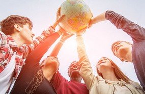 Santander seleciona alunos da Unoesc para estudos no exterior