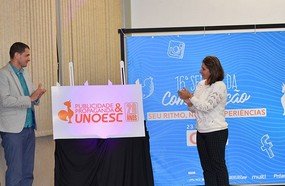 Publicidade e Propaganda da Unoesc lança placa dos 20 anos