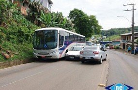 Veículo de Herval d´Oeste se envolve em acidente em Capinzal
